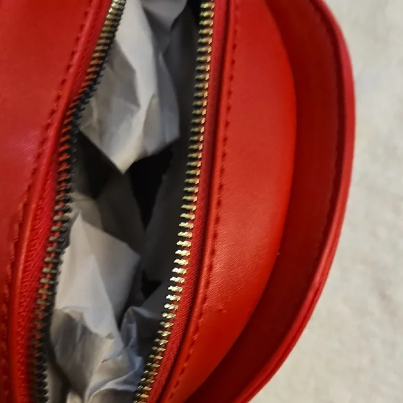 Mushroom Crossbody Bag with Gold Chain - Picture 7 of 8